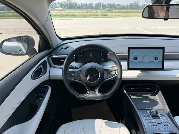 BYD Seal 05 DM-i 2025