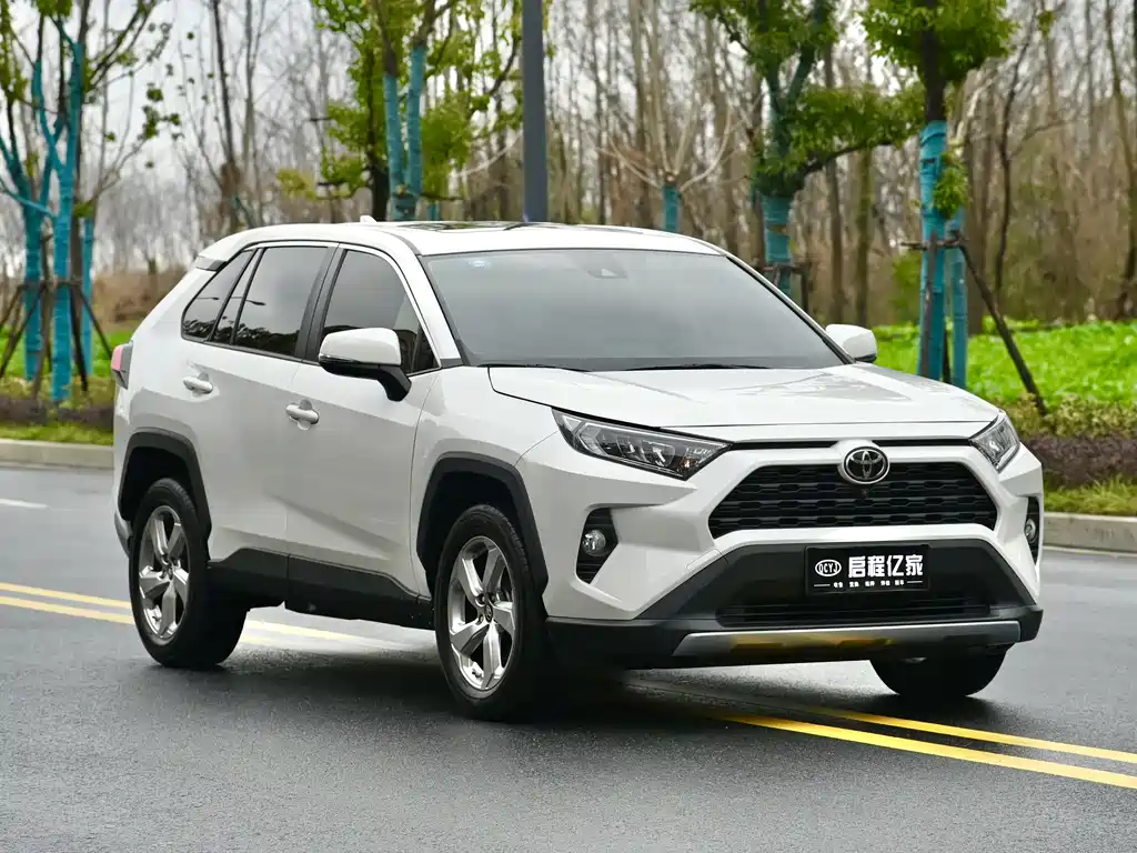 Toyota RAV4 2020 — фото 3