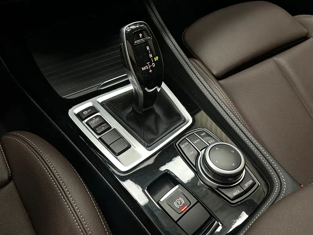 BMW 1 Series 2022 — фото 13