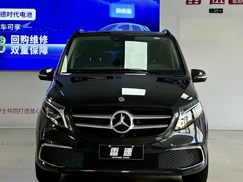 Mercedes-Benz V-Class 2023 — фото 2