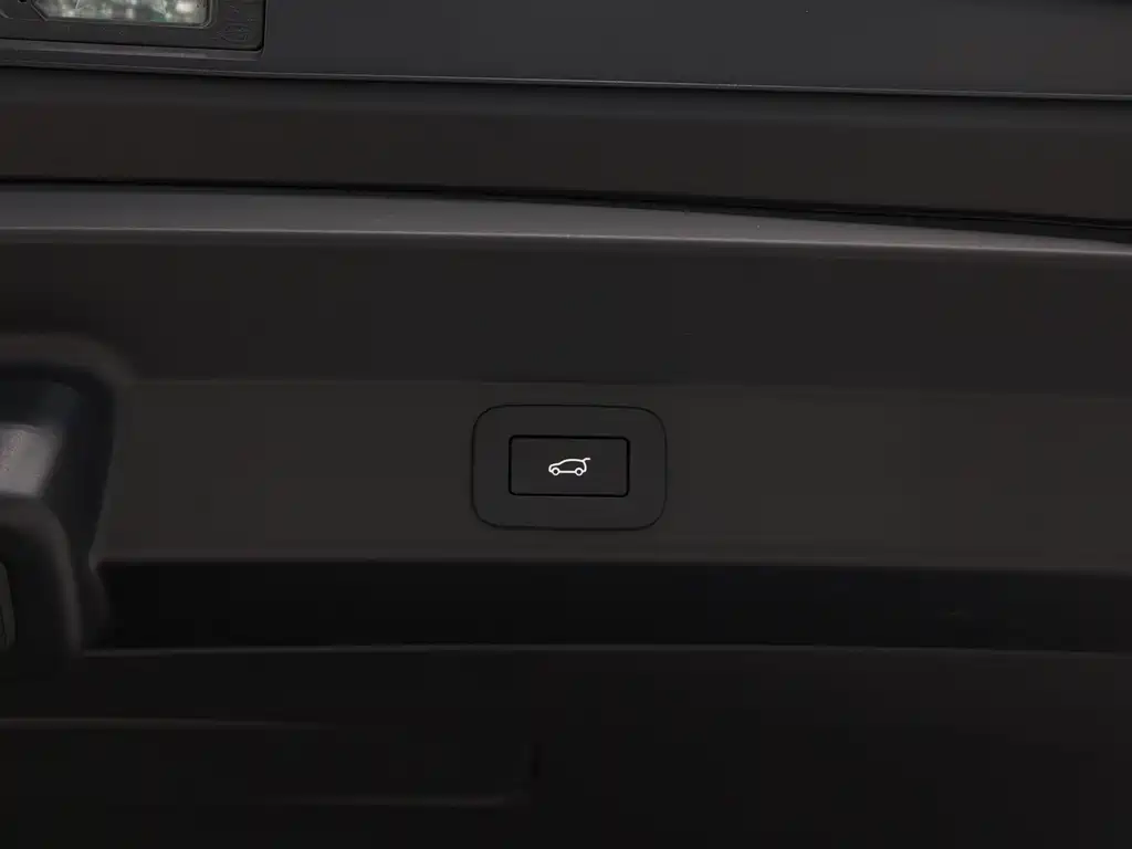 Land Rover Sport 2023 — фото 23
