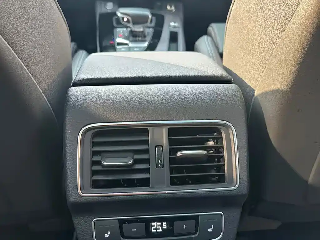 Audi Q5L 2023 — фото 2