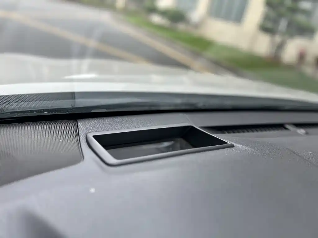 Toyota Camry 2018 — фото 18