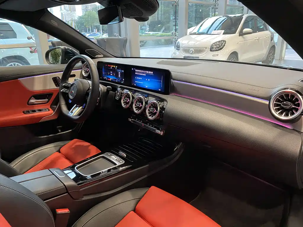 Mercedes-Benz CLA AMG 2025 — фото 12