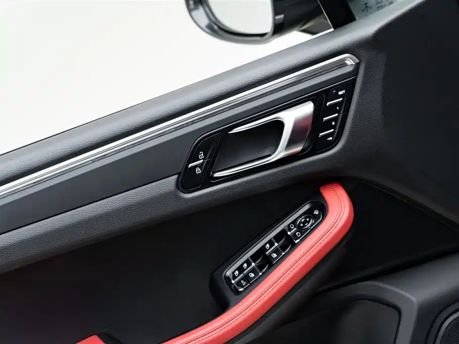 Porsche Macan 2019 — фото 14
