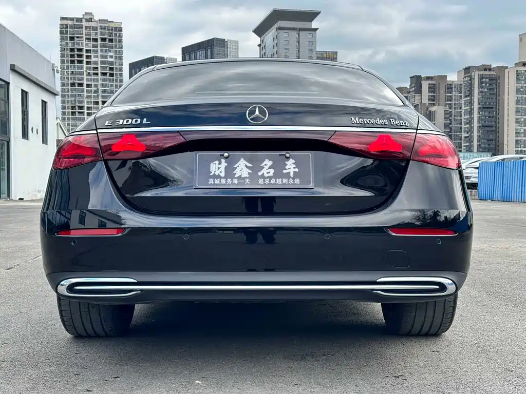 Mercedes-Benz E-Class 2025 — фото 12