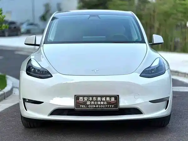 Tesla Model Y 2022