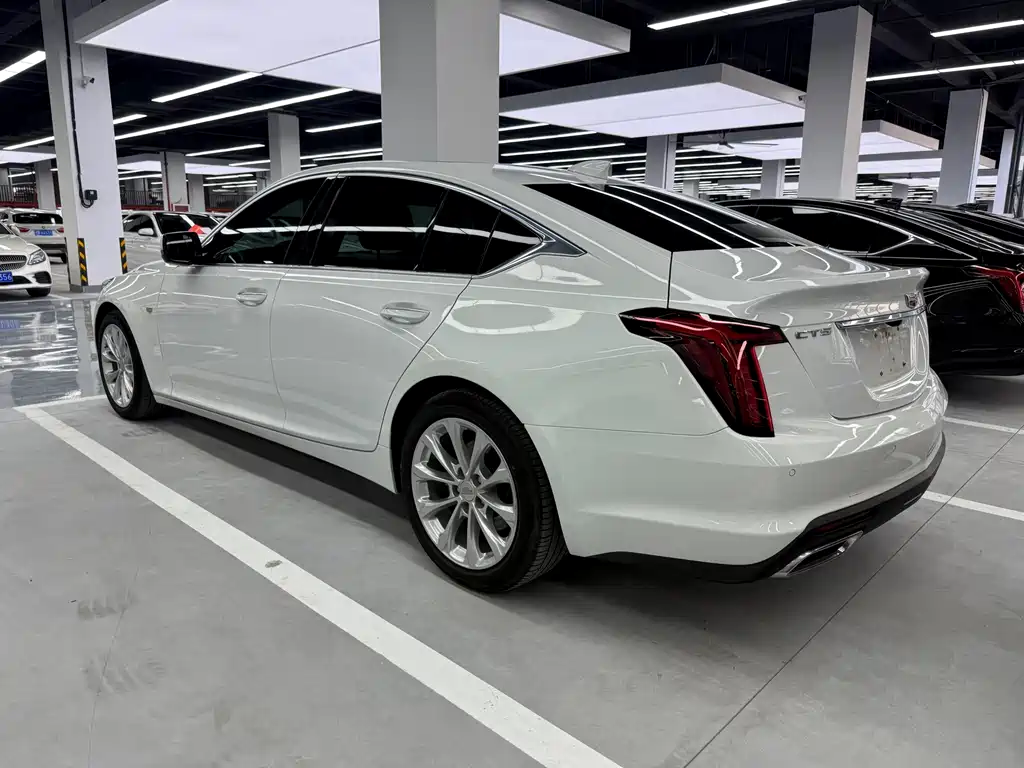 Cadillac CT5 2022 — фото 12