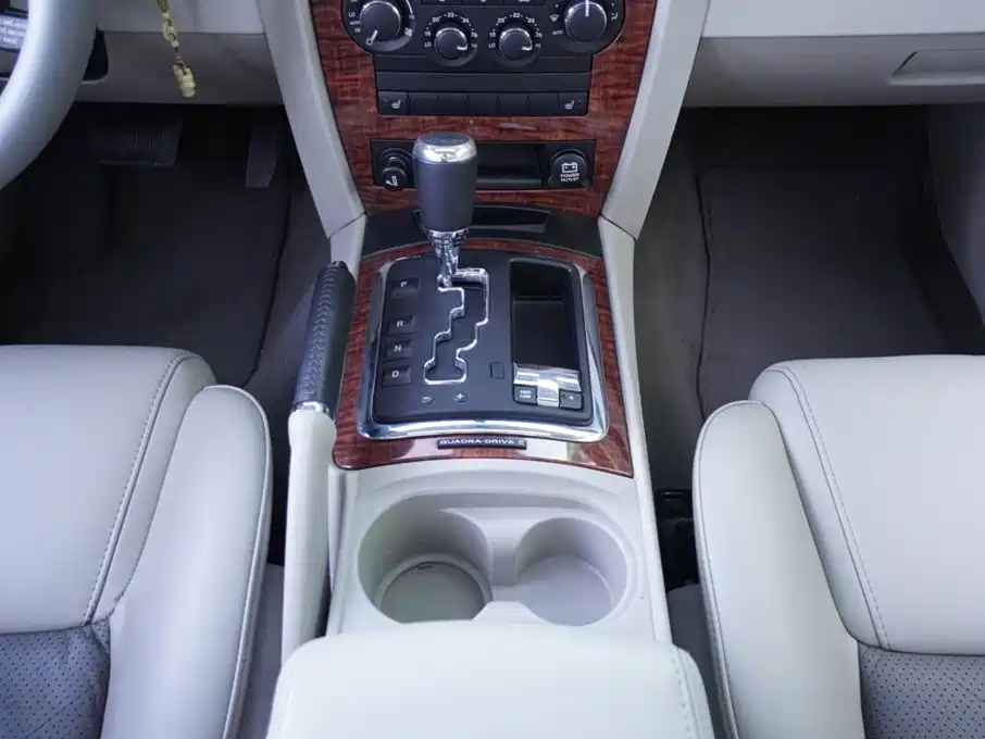 Jeep Commander Classic 2009 — фото 7