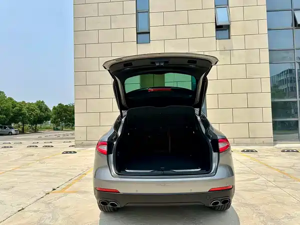 Maserati Levante 2016