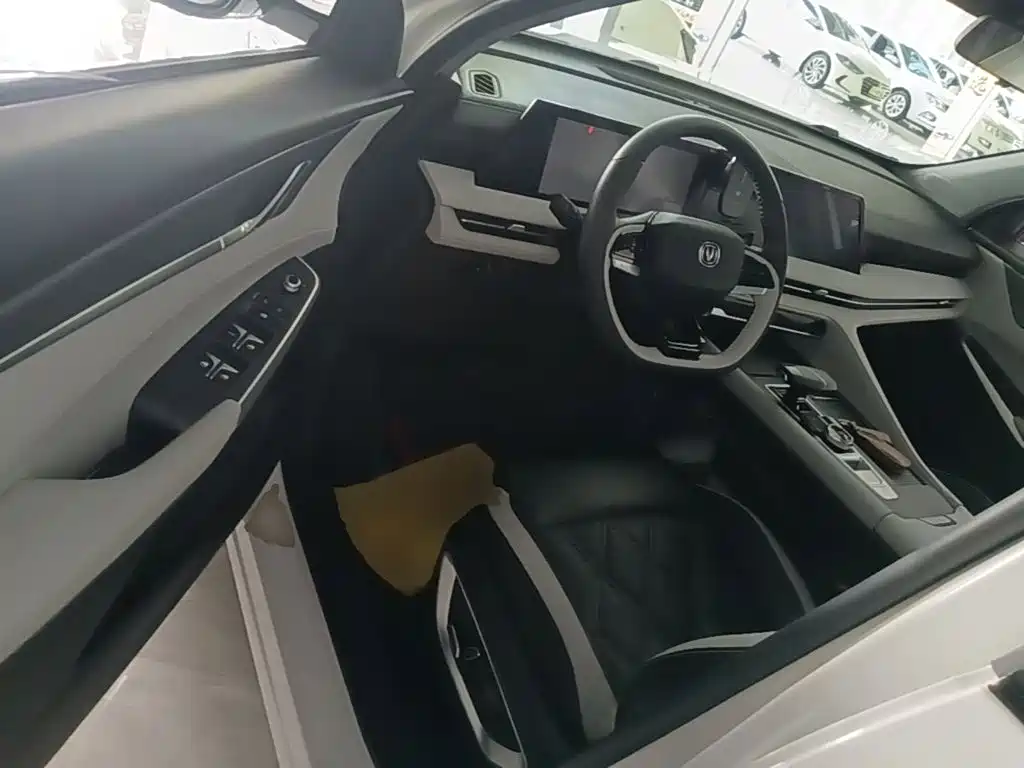 Changan CS75PLUS 2023 — фото 16