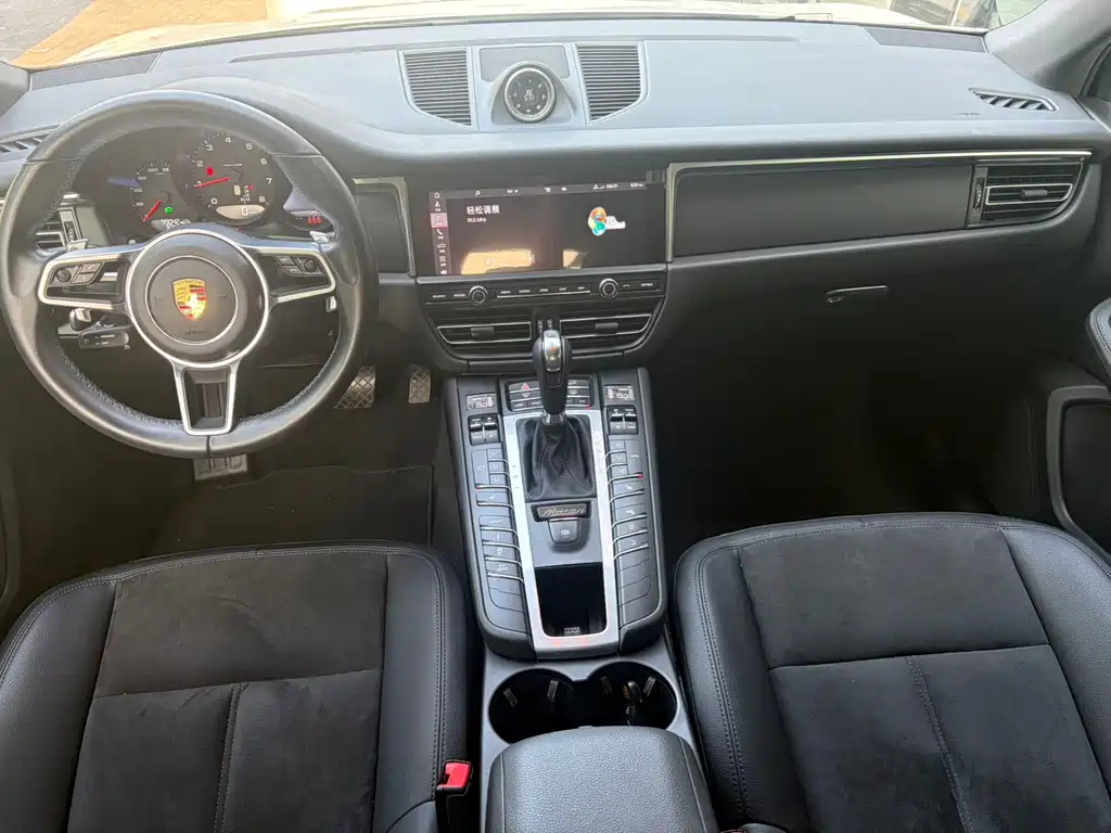 Porsche Macan 2021 — фото 15