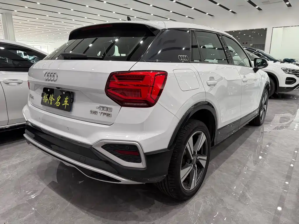 Audi Q2L 2022