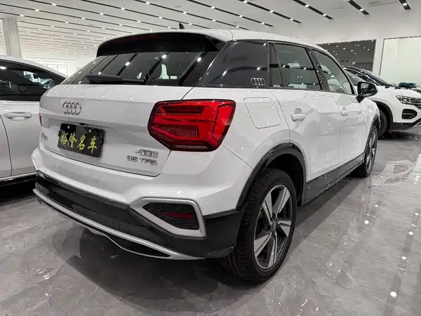 Audi Q2L 2022