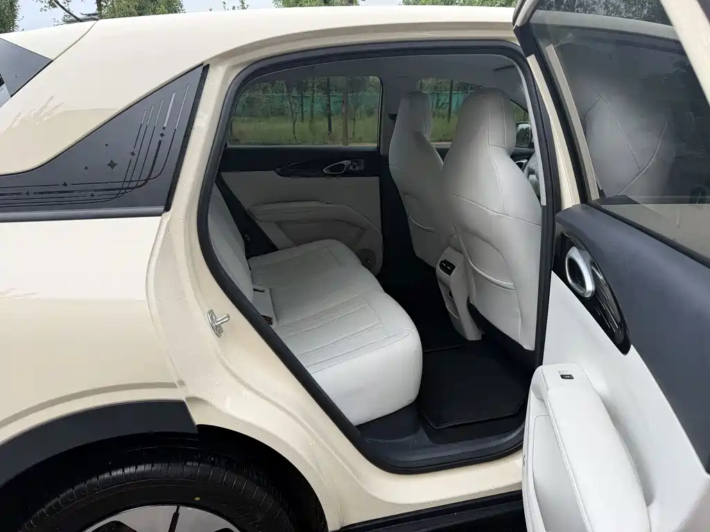 Geely Galaxy Starwish 2025 — фото 11