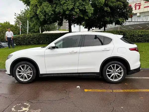 Alfa Romeo Stelvio 2019