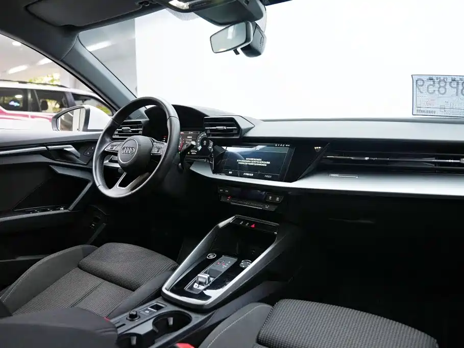 Audi A3 2023 — фото 12
