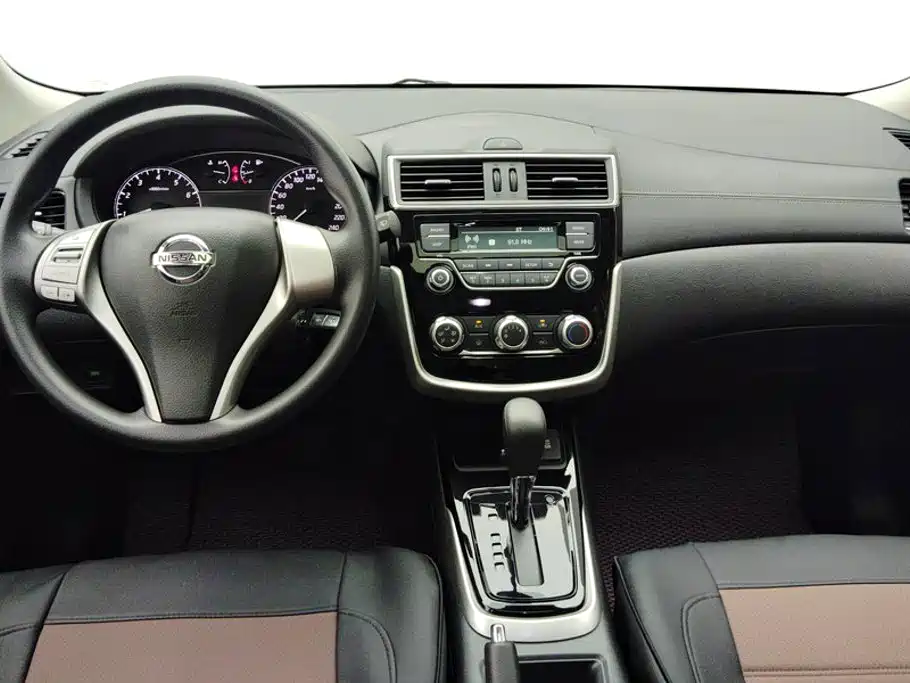 Nissan Tiida 2018 — фото 12