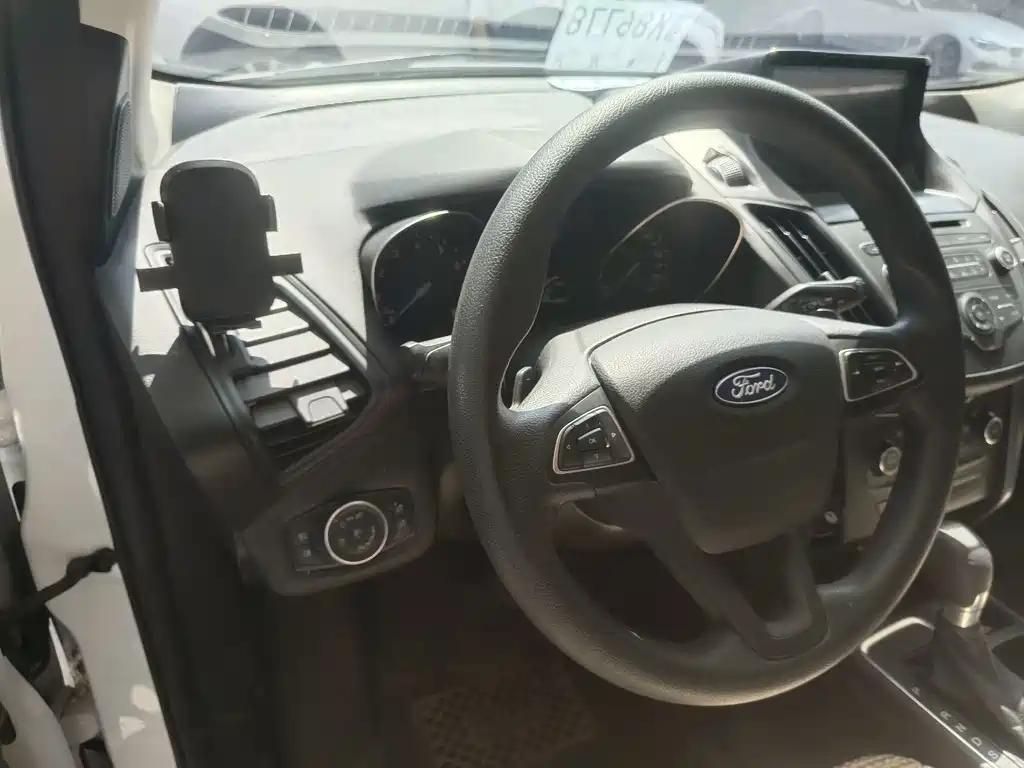Ford Kuga 2017 — фото 6