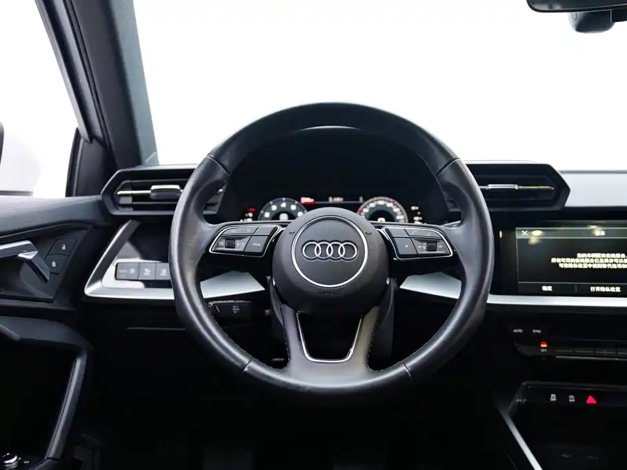 Audi A3 2023 — фото 14