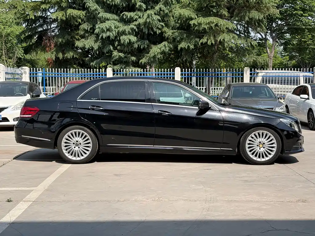 Mercedes-Benz E-Class 2014 — фото 16
