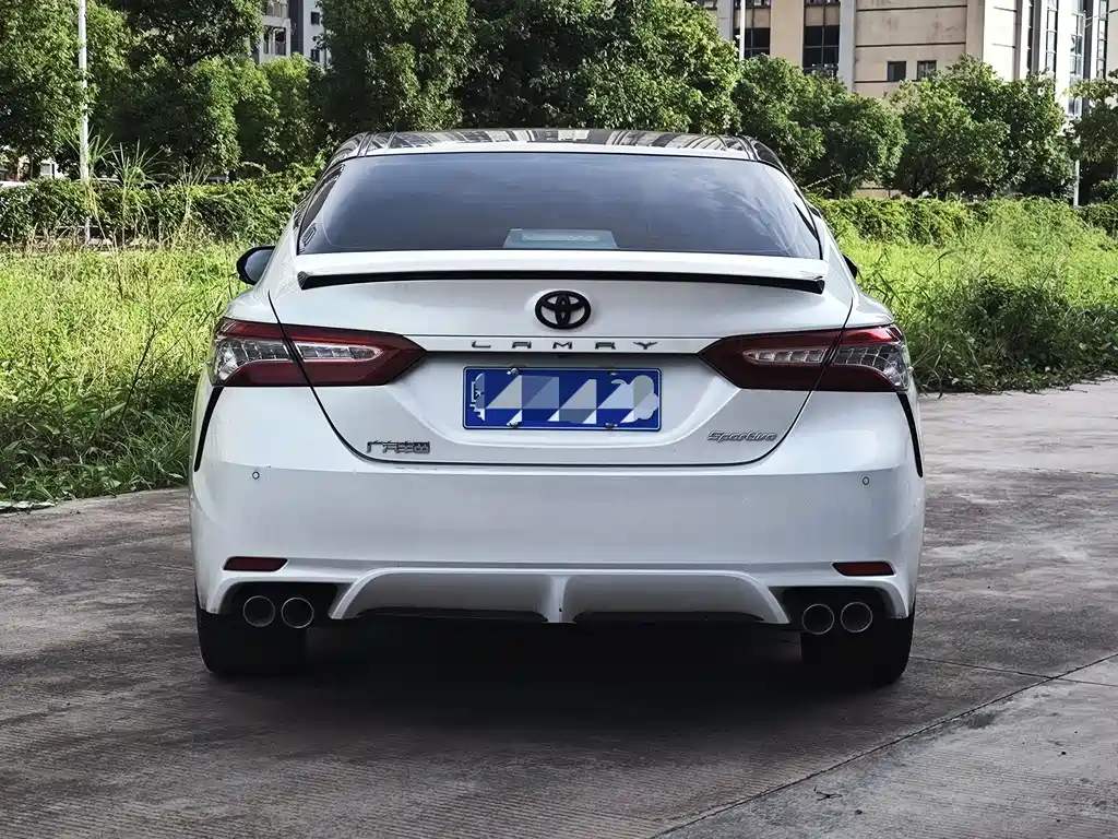 Toyota Camry 2018 — фото 3
