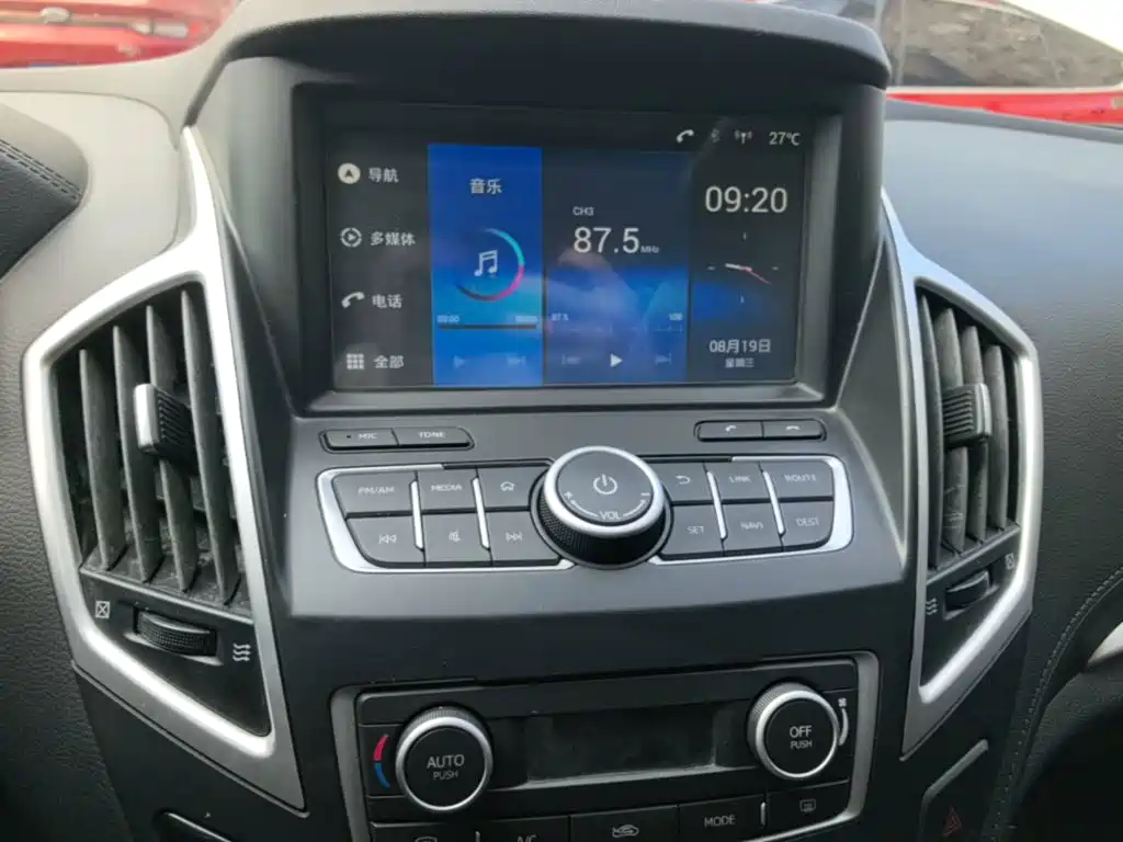 Dongfeng Fengshen AX7 2015 — фото 13