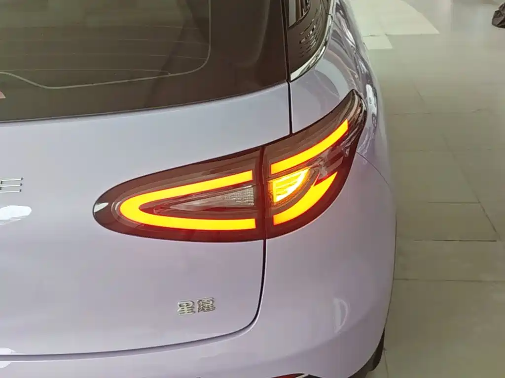 Geely Galaxy Starwish 2025 — фото 8