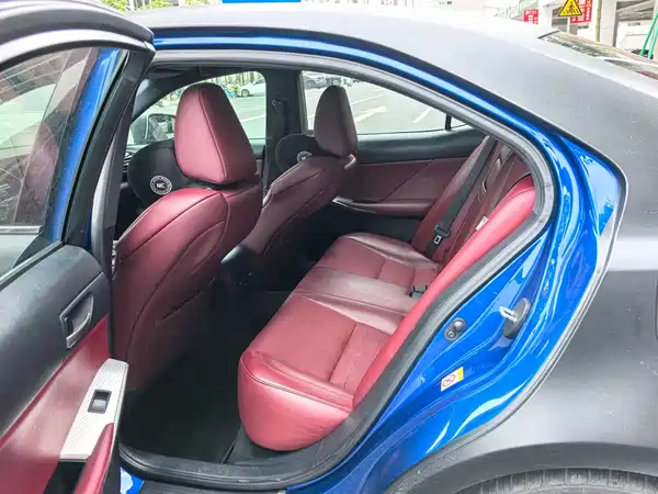 Lexus IS 2018