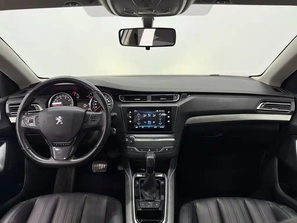 Peugeot 408 2019 — фото 10