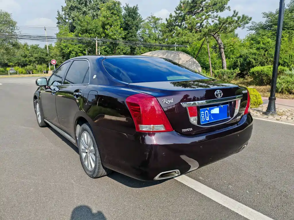 Toyota Crown 2012 — фото 4