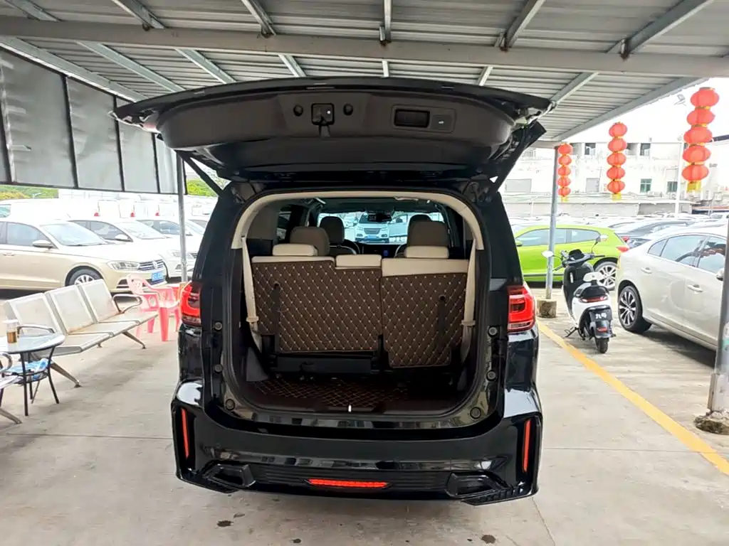 GAC Trumpchi M8 2021 — фото 15