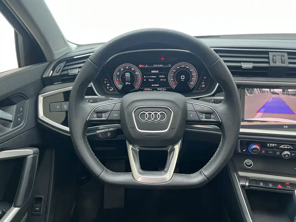 Audi Q3 2023 — фото 8