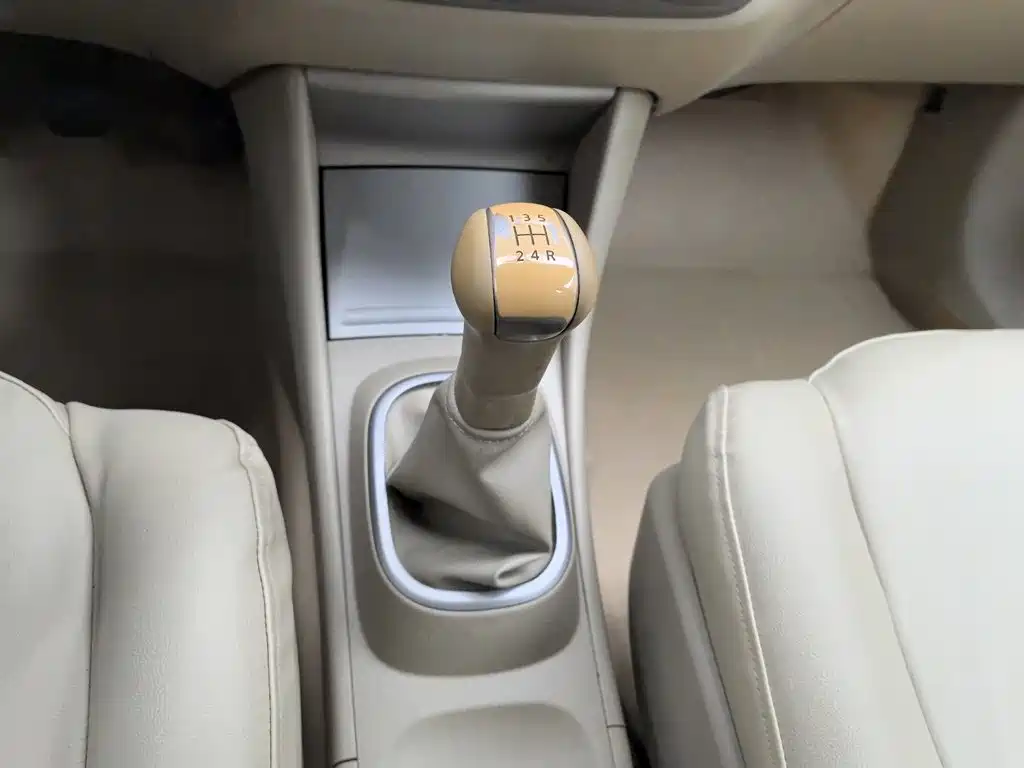 Nissan Sylphy 2014 — фото 13