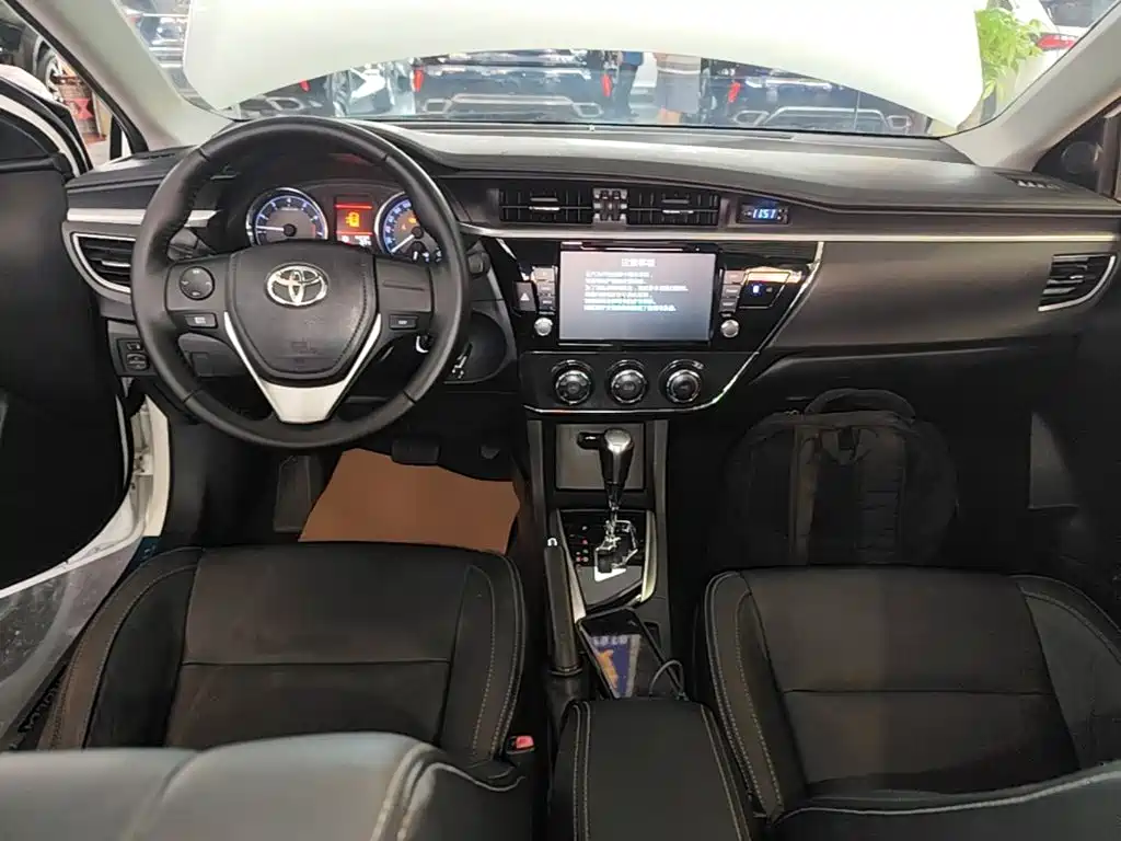Toyota Corolla 2015 — фото 10