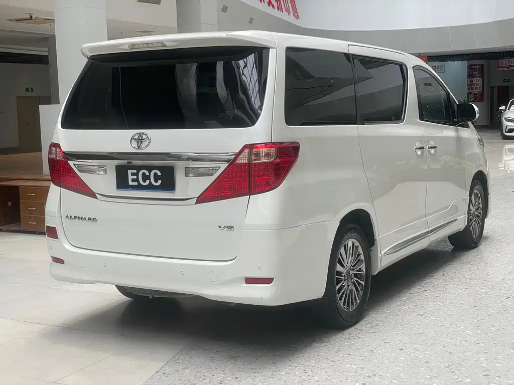 Toyota Alphard 2014 — фото 7
