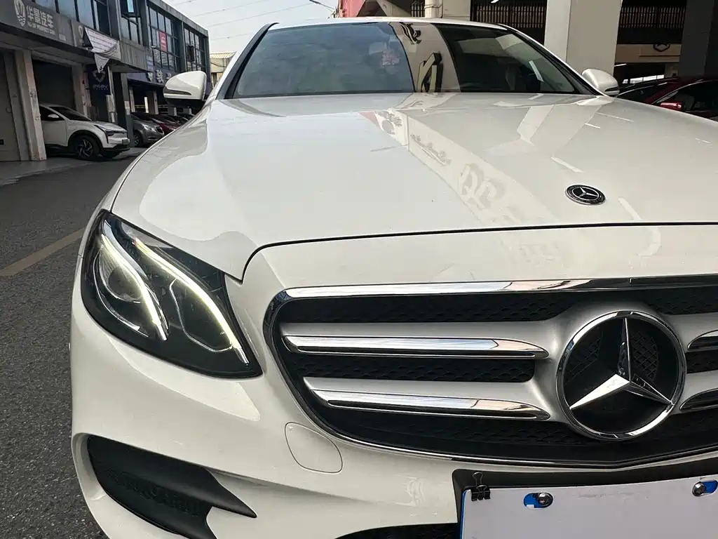 Mercedes-Benz E-Class 2018 — фото 15
