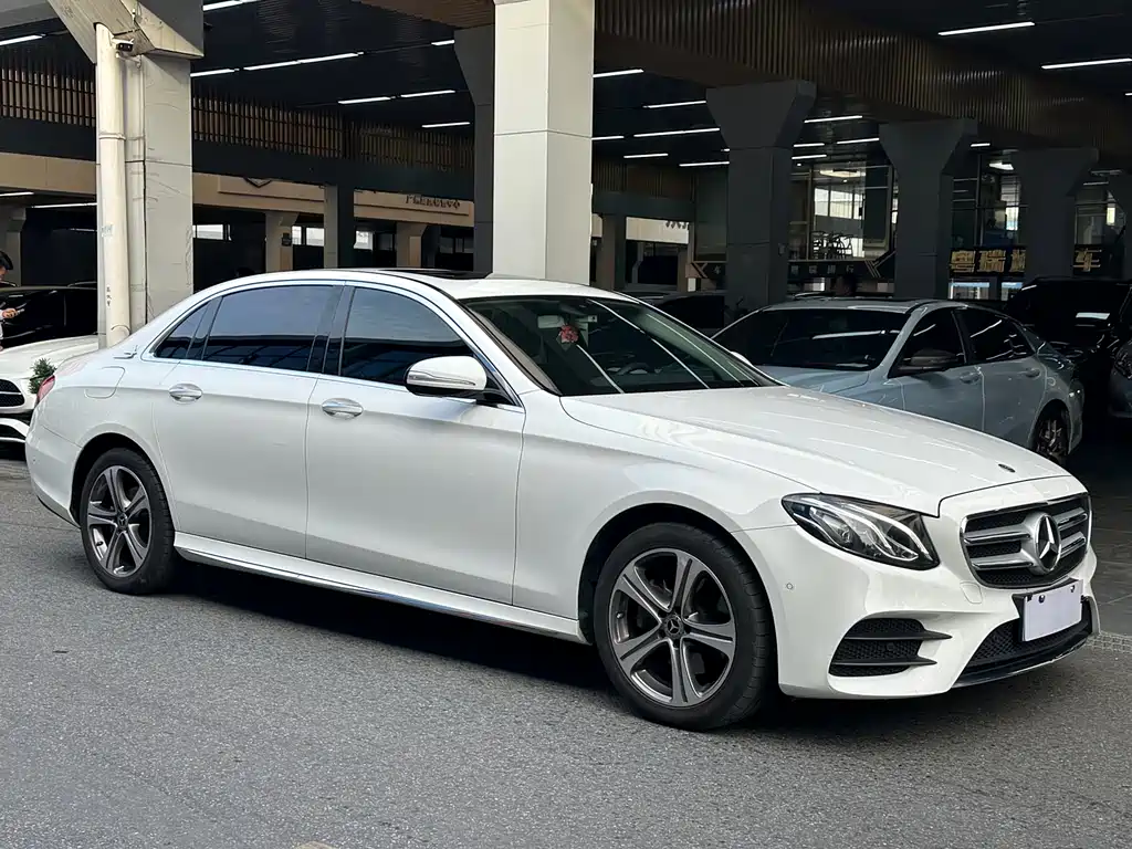 Mercedes-Benz E-Class 2018 — фото 9