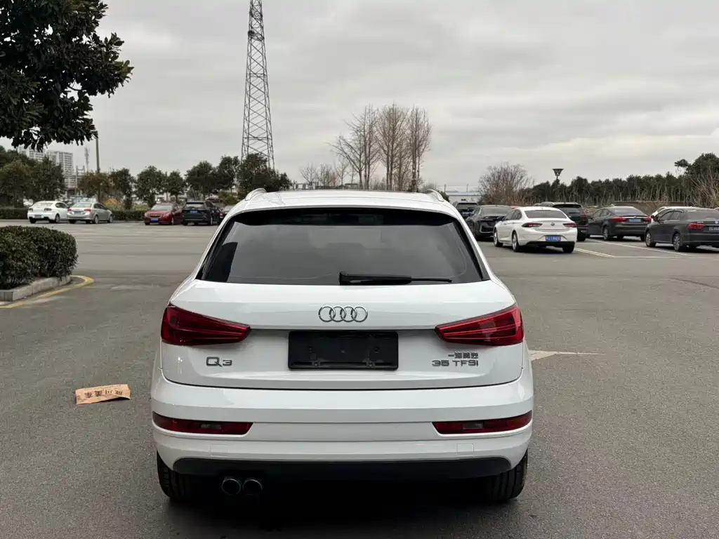 Audi Q3 2019 — фото 9