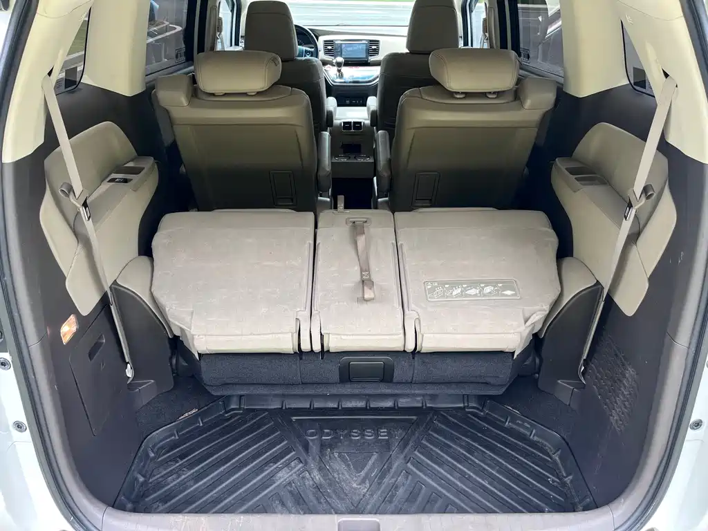 Honda Odyssey 2015 — фото 18