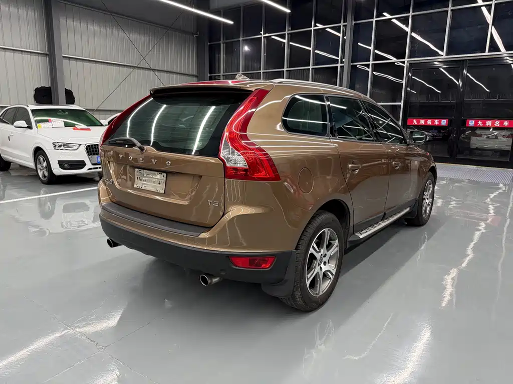 Volvo XC60 2013 — фото 11
