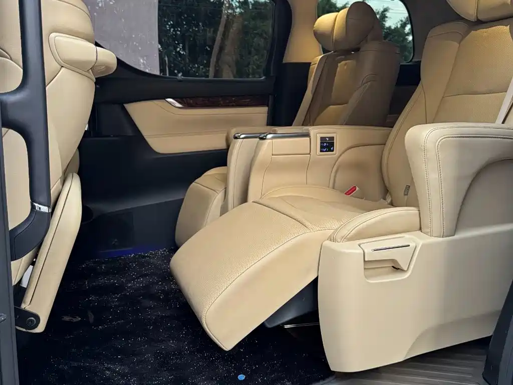 Toyota Alphard 2018 — фото 6