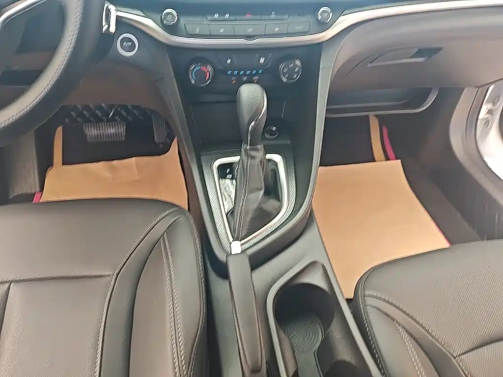 Buick Excelle 2022 — фото 14
