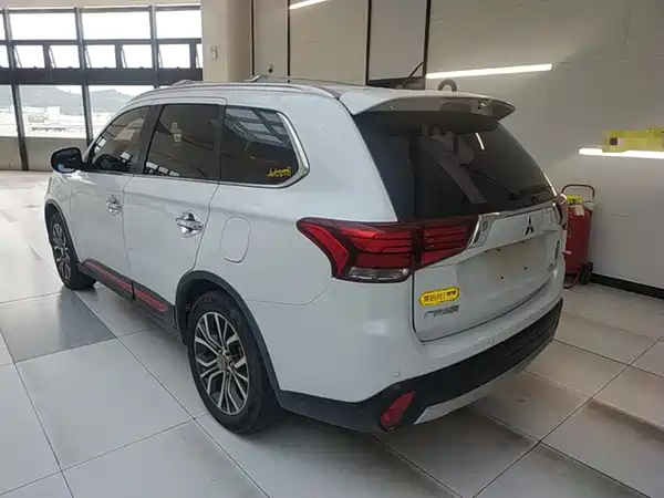 Mitsubishi Outlander 2017
