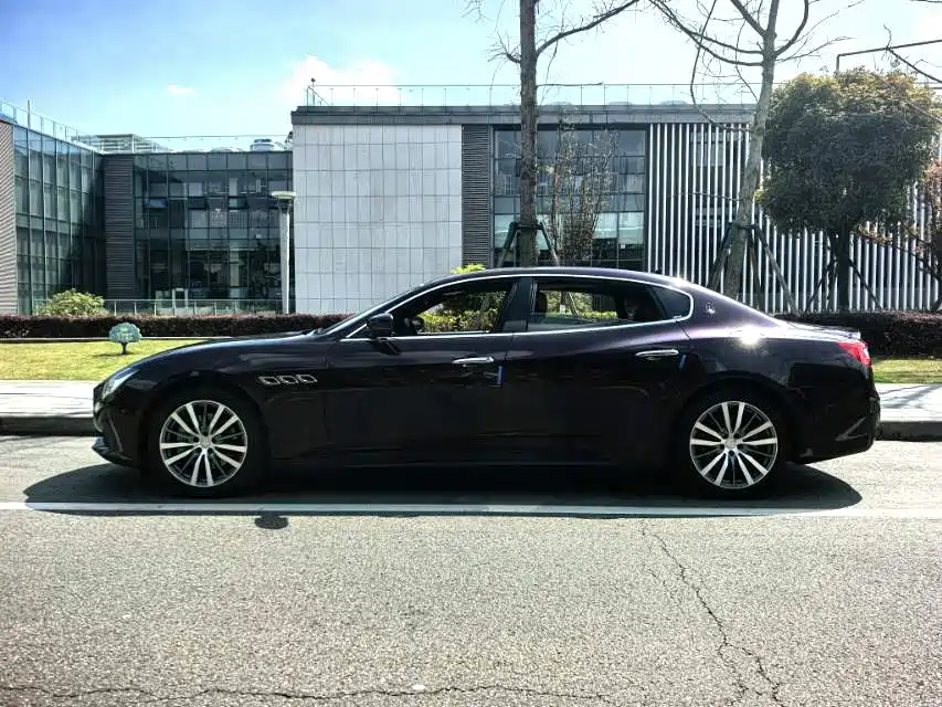 Maserati Quattroporte 2018 — фото 6