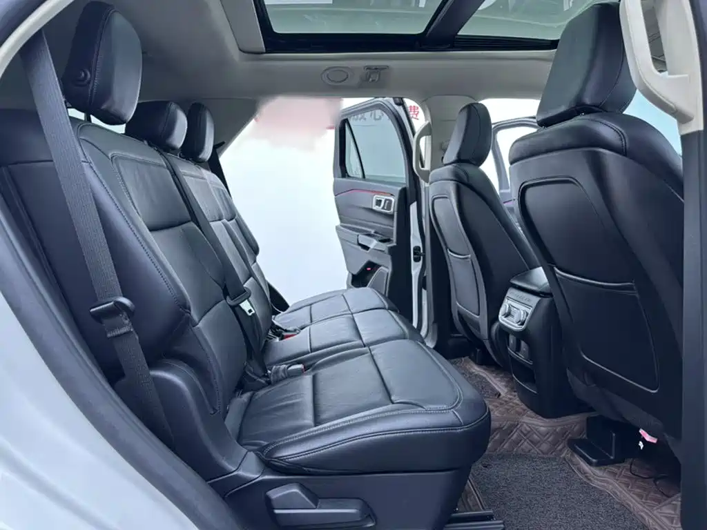 Ford Explorer 2020 — фото 18
