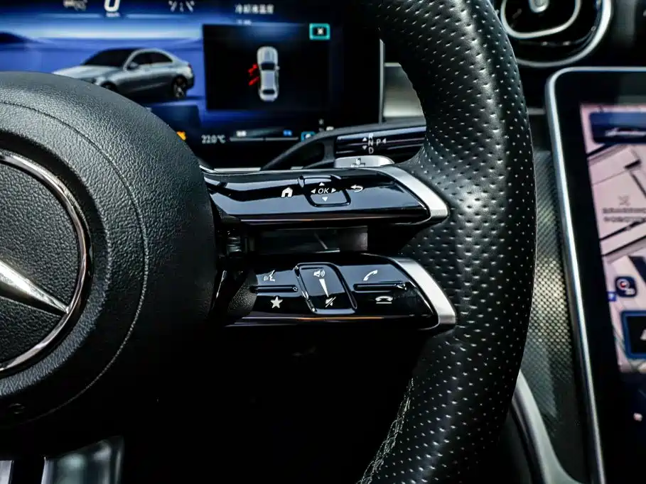 Mercedes-Benz C-Class 2023 — фото 14