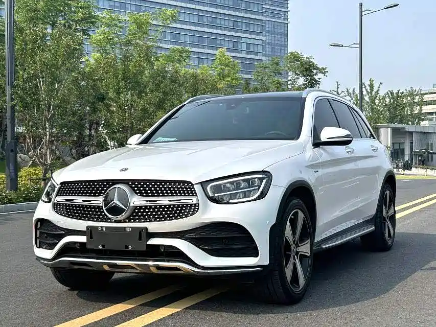 Mercedes-Benz GLC 2022 — фото 1