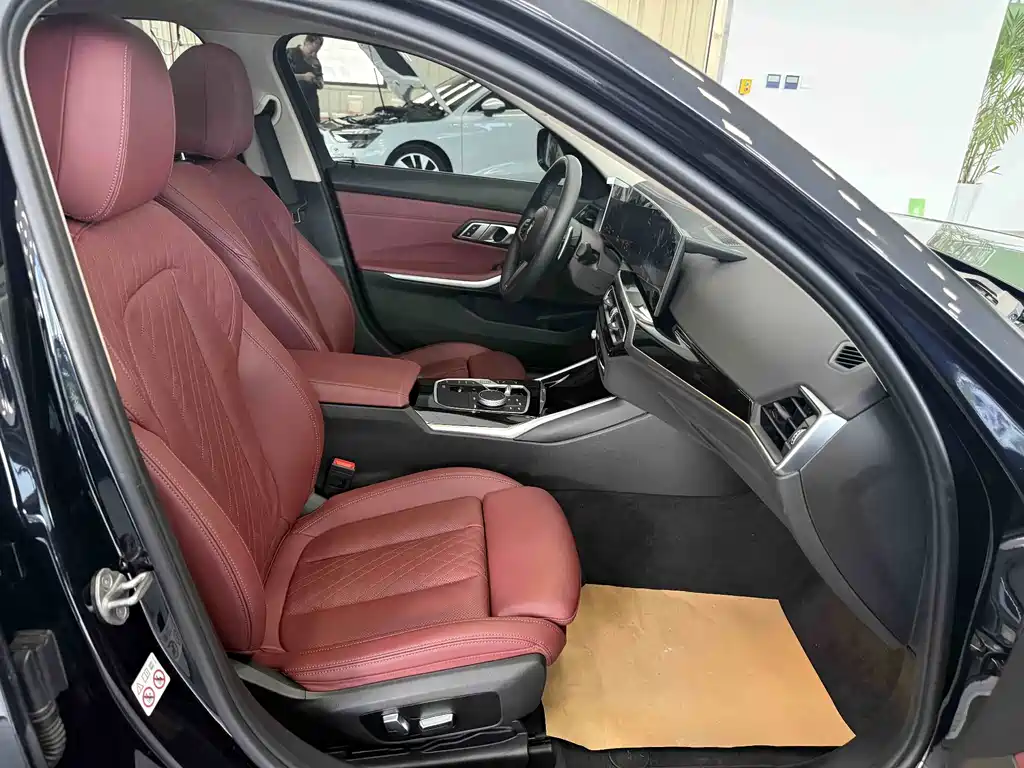 BMW 3 Series 2023 — фото 18
