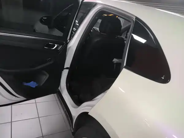 Porsche Macan 2021